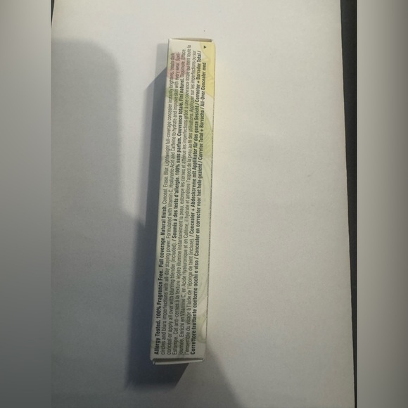 Clinique even better all over concealer +eraser 
66 true beige brand new - Picture 3 of 3